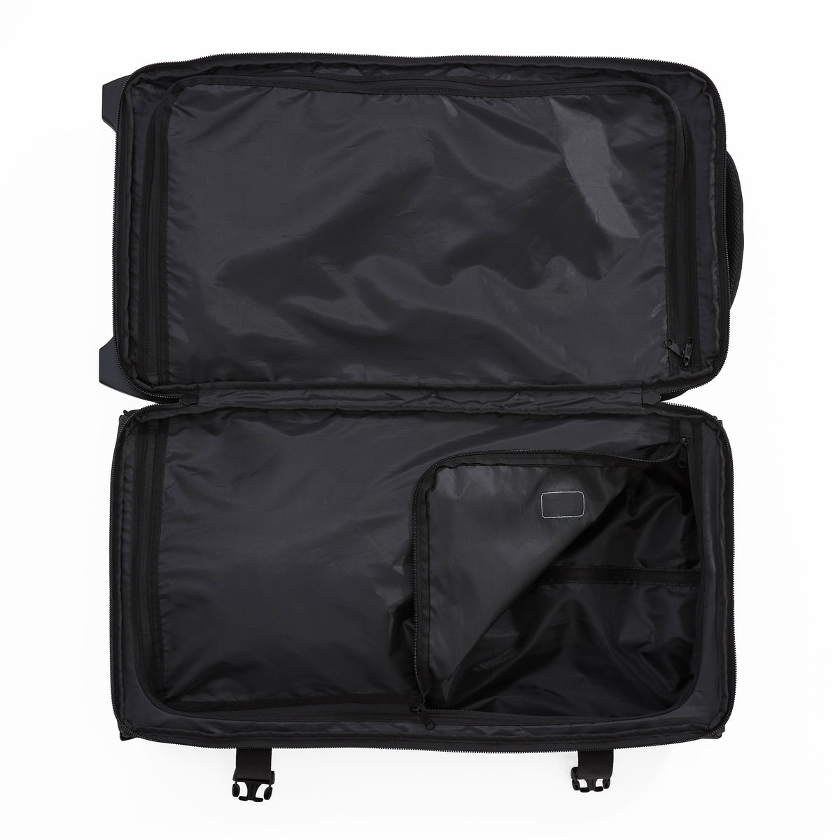 Ela Mo™ Reisetasche mit Rollen 78 Liter | Black. Geöffnete Reisetasche mit sichtbarem Innenbereich und Innenfächern.